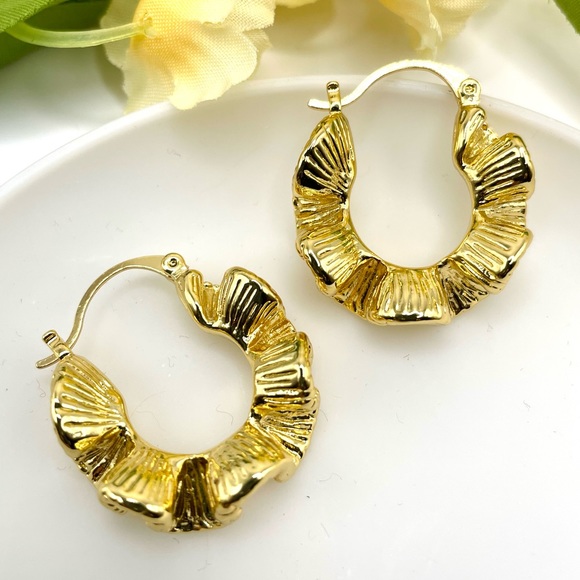 Gold Wave Hoop - Picture 3 of 6